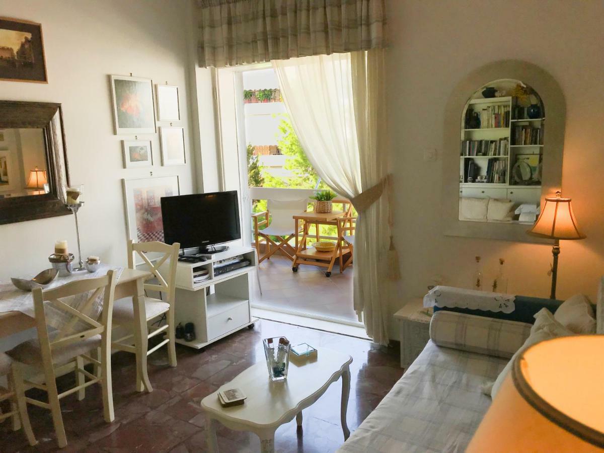 Kerry'S Cosy Apartment Vári Esterno foto